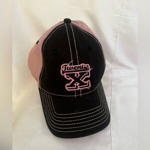 NEW WRANGLER 20X TX Long live Cowgirls adjustable Pink and Black Mesh Cap